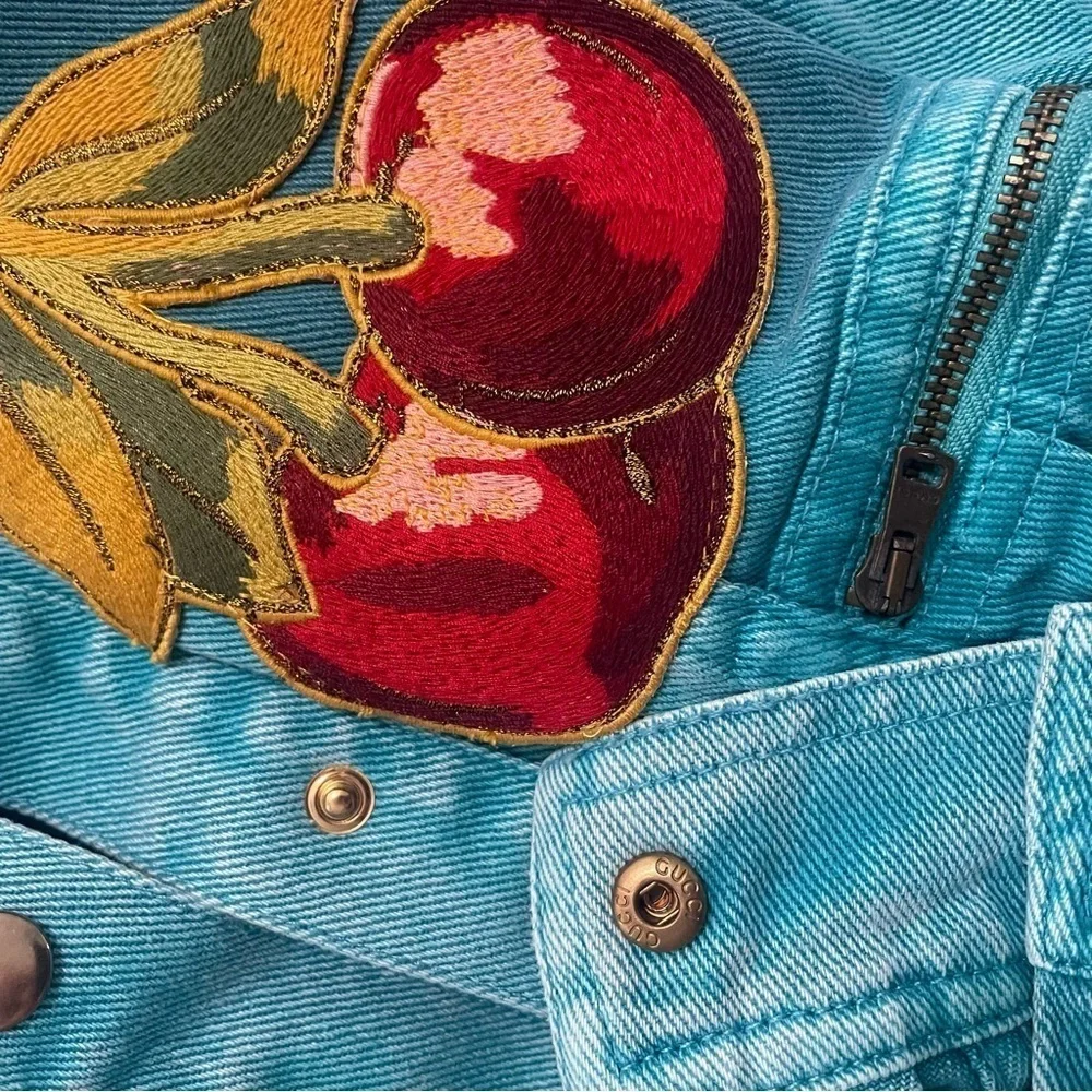 Gucci Turquoise Denim Cherry Embroidered Jacket Made in Italy Small - Picture 11 of 11